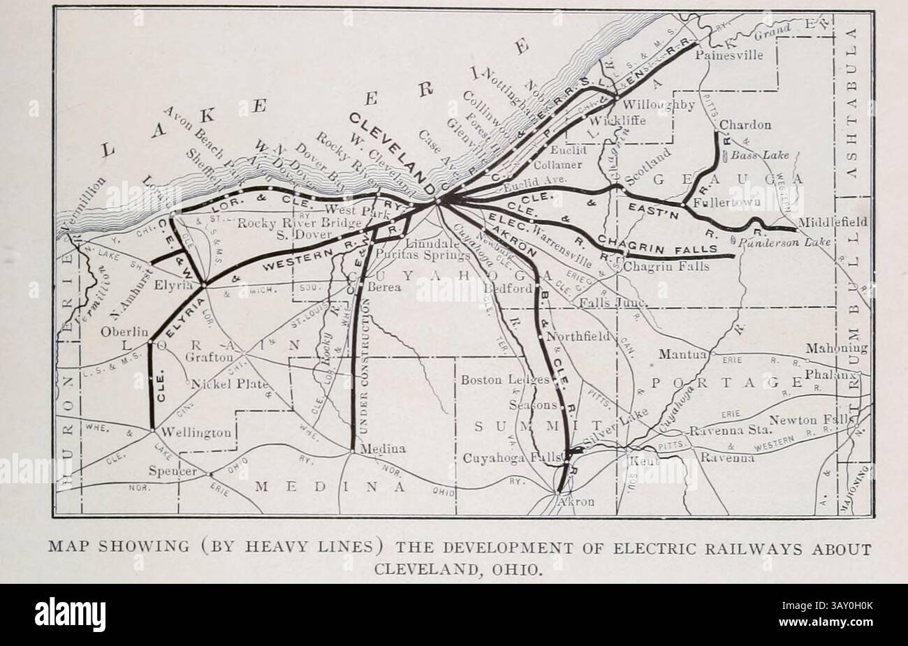 CARTE MONTRANT (PAR LIGNES LOURDES) LE DÉVELOPPEMENT DES CHEMINS DE FER ÉLECTRIQUES À CLEVELAND, OHIO. De l'article CHEMINS DE FER INTERURBAINS ÉLECTRIQUES À GRANDE VITESSE. George H. Gibson. Tiré de l'Engineering Magazine consacré au progrès industriel volume XXIII 1902 The Engineering Magazine Co Banque D'Images