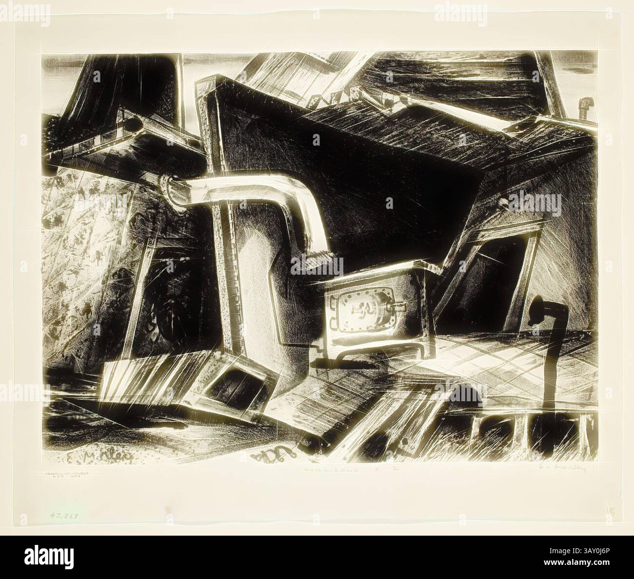 Un arrangement chaotique de divers objets, dont des pipes et des meubles, entrelacés dans une composition surréaliste et abstraite qui évoque un sentiment de désarroi et de complexité. L'interaction de la lumière et de l'ombre ajoute de la profondeur, créant un récit visuel dynamique qui invite à l'exploration., Eugene Morley, américain, 1909-1953, Hurricane No. 2, CA. 1939, lithographie imprimée à l'encre noire sur papier tissé, image : 10 7/8 × 14 3/4 pouces (27,6 × 37,5 cm), Art classique avec une touche moderne réinventée par Artotop Banque D'Images