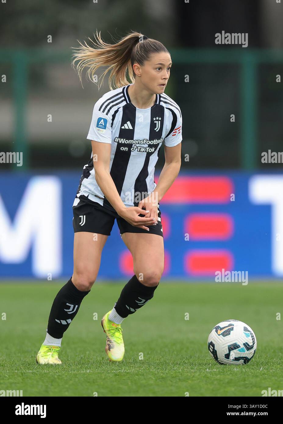 Biella, Italie. 18 avril 2025. Viola Calligaris de la Juventus lors du match Juventus Women vs AC Milan Women Serie A Femminile au Stadio Vittorio Pozzo, Biella. Le crédit photo devrait se lire : Jonathan Moscrop/Sportimage crédit : Sportimage Ltd/Alamy Live News Banque D'Images