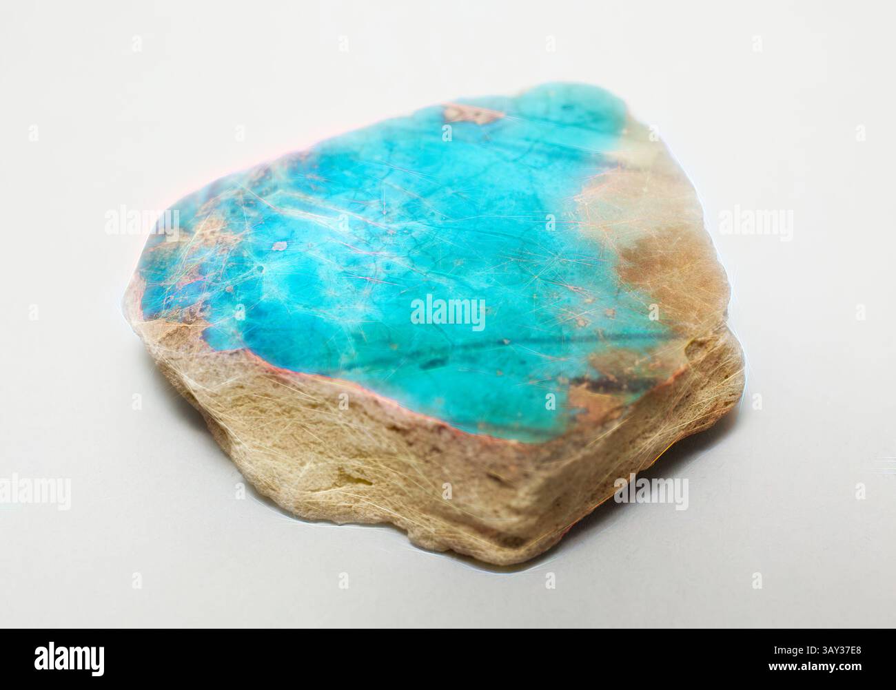 Une pierre turquoise vibrante avec des motifs uniques et des textures lisses, mettant en valeur sa beauté naturelle et sa composition minérale., égyptien, fragment de bol, entre 1550 et 1070 av. J.-C., Faience, total : 3 × 2 7/8 × 5/8 pouces (7,6 × 7,3 × 1,6 cm), art classique avec une touche moderne réinventée par Artotop Banque D'Images