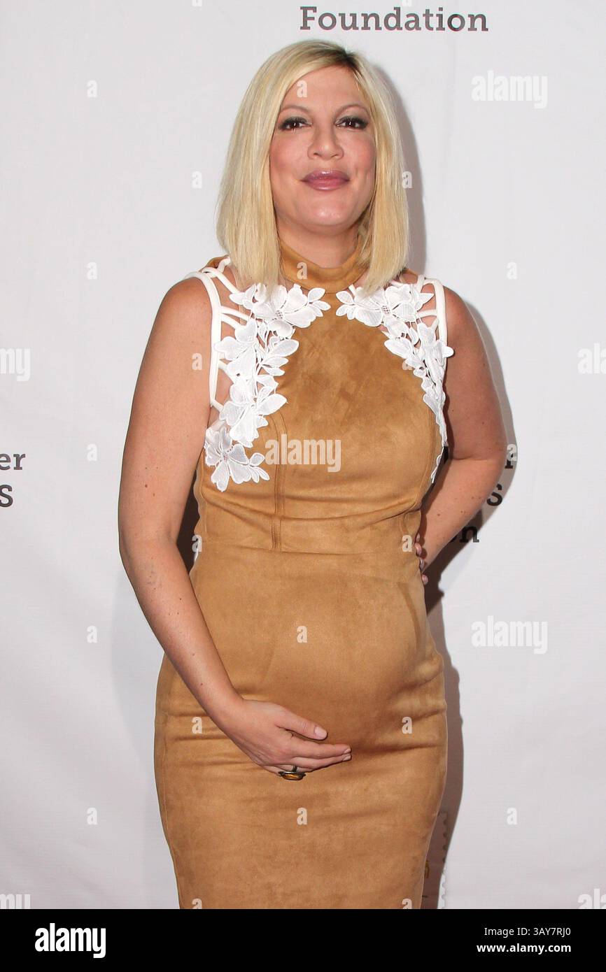 23 octobre 2016 - Culver City, CA, États-Unis - LOS ANGELES - octobre 23 : Tori Spelling à la Fondation Elizabeth Glaser Pediatric AIDS Un événement Time for Heroes aux studios Smashbox le 23 octobre 2016 à Culver City, CA (crédit image : © hPa/Newscom via ZUMA Press) Banque D'Images