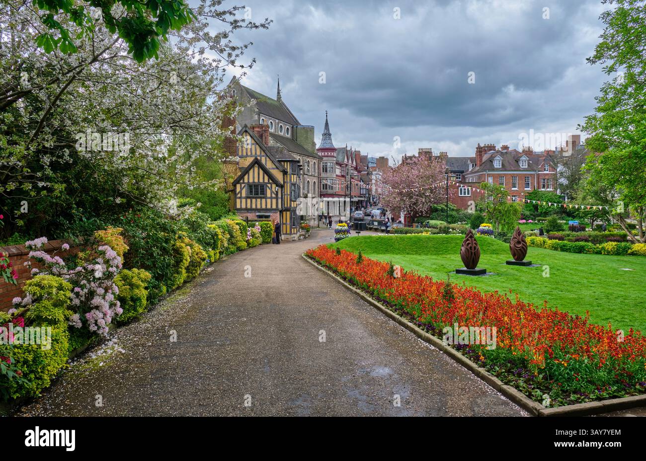 Vue vers Castle Gates House et St Nicholas Hotel, Castle Gates, Shrewsbury, Shropshire Banque D'Images