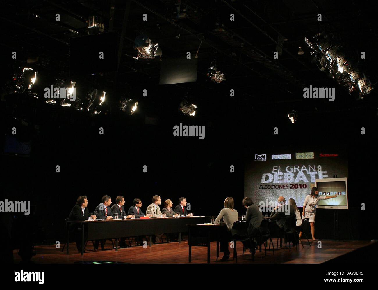 19 mai 2010 - BogotÃ marzo 23 décembre 2010. En los estudios de RCN se realizo el Debate.presidencial 2010. Foto NÃ©stor GÃ³mez / El Tiempo (crédit image : © El Tiempo/GDA/ZUMApress.com) Banque D'Images