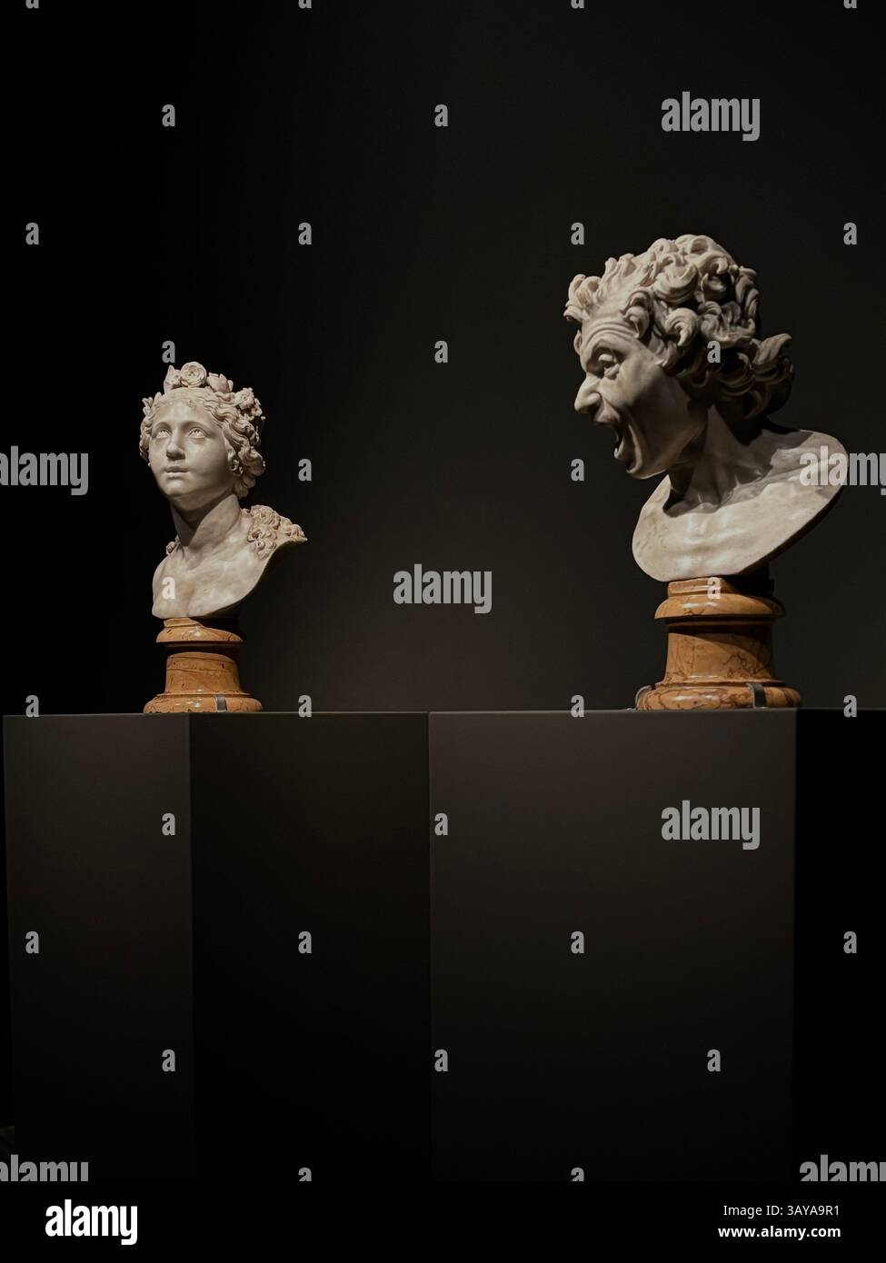 Fragments de beauté intemporelle- Vatican, Rome, Italie, Bernini - Image de stock capturée avec un smartphone