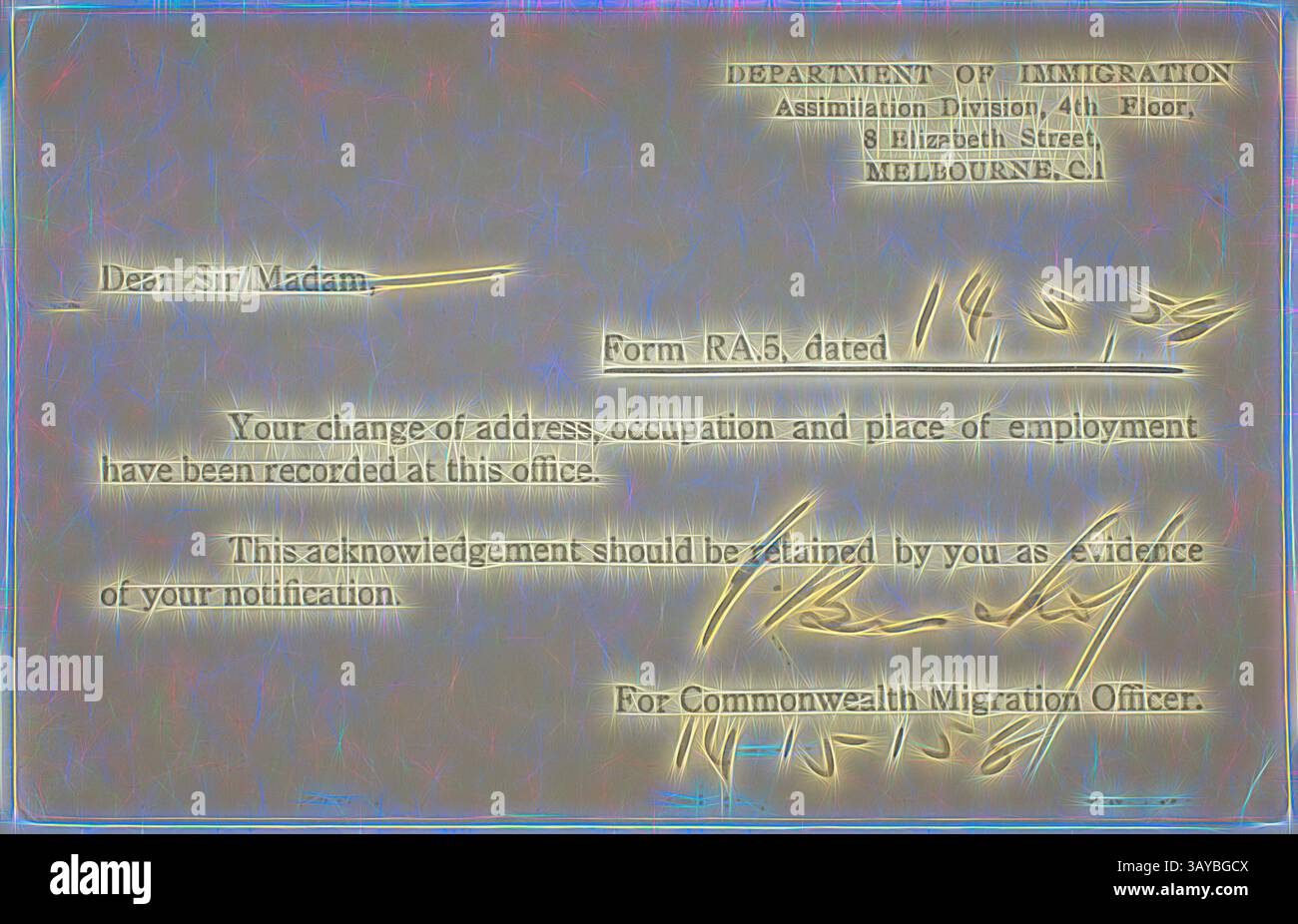 Une notification officielle du Ministère de l'immigration concernant un changement d'adresse, de profession et de lieu de travail, accompagnée d'instructions pour conserver le document comme preuve, Card - change of Address, Ministère de l'immigration, 14 mai 1958, Card délivrée par le Ministère de l'immigration, datée du 14 mai 1958. Il accuse réception de la notification de changement d'adresse, de profession et de lieu de travail, il a été délivré à Bretislav Lukes. Le verso de la carte indique l'adresse de Bretislav comme 48 Pennell Ave St Albans. Né le 12 janvier 1922 à Stankou en Tchécoslovaquie, Bretislav a émigré Banque D'Images