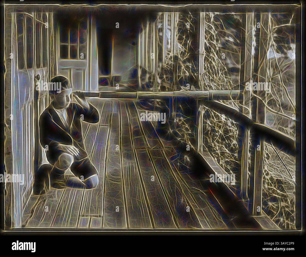 Un personnage s'agenouille à côté d'une balustrade, regardant attentivement à travers un long objet, tandis que la lumière naturelle filtre à travers une porte ouverte, éclairant la structure en bois environnante et le feuillage. La scène transmet un sentiment de curiosité et de contemplation., image numérique - John Wilton Twycross regardant à travers le télescope Dolland à Arthur Seat, péninsule de Mornington, vers 1925, image numérique d'une photographie originale en noir et blanc de John Wilton Twycross (né en 1916) regardant à travers le télescope Dolland depuis la véranda de la propriété de la famille Burrell à Arthurs Seat, sur la péninsule de Mornington, vers Banque D'Images