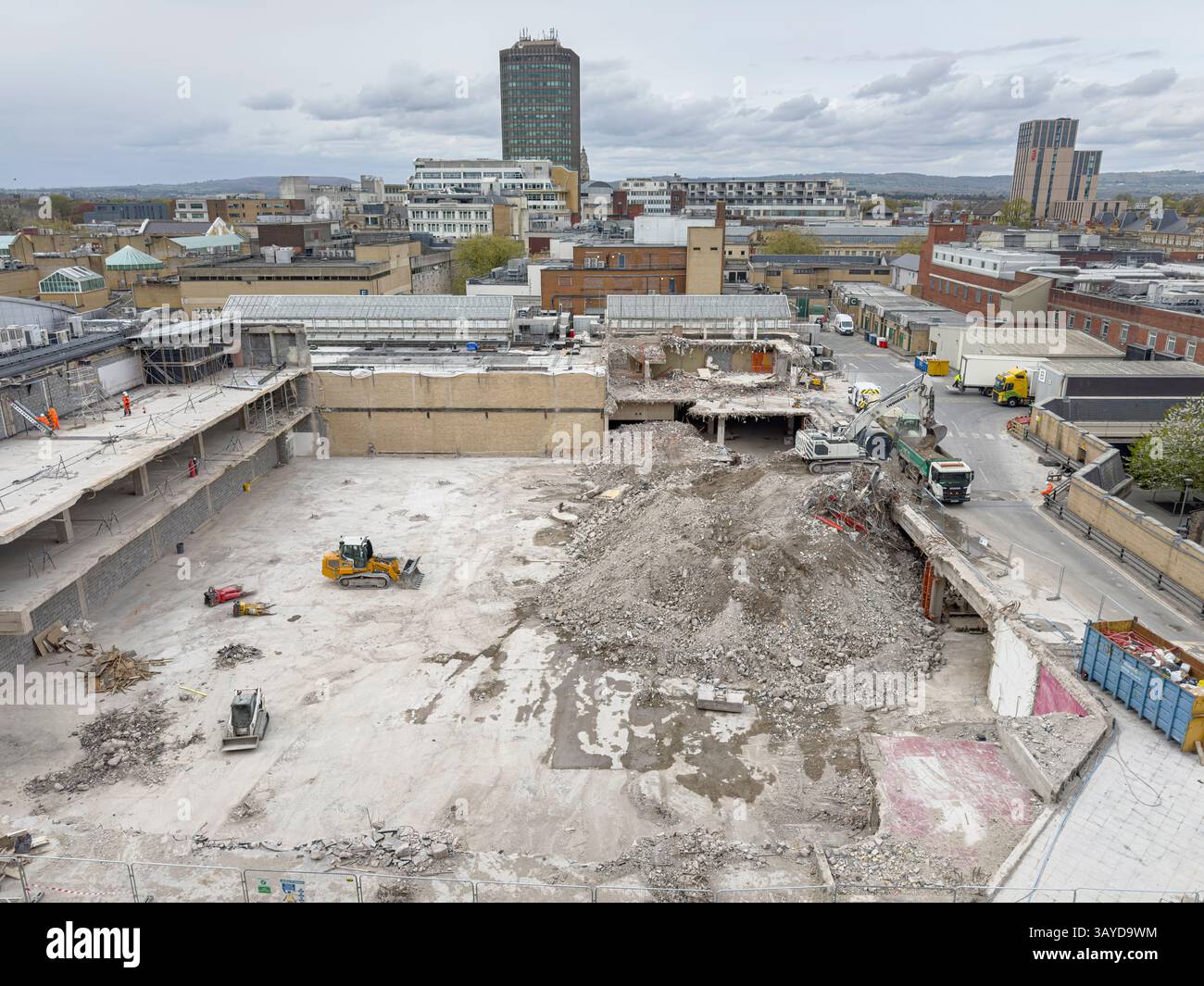 La démolition de l'ancien magasin Debenhams dans le centre-ville de Cardiff est presque terminée. Autrefois la pierre angulaire du quartier commerçant de Cardiff. - Image de stock capturée avec un smartphone
