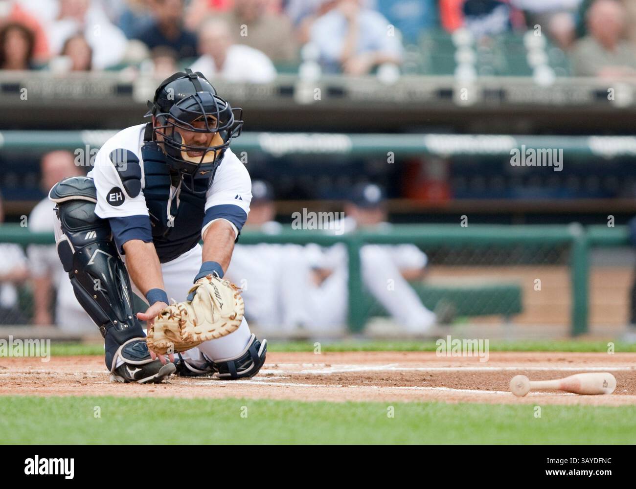 15 juin 2010 : Gerald Laird, le receveur des Tigers de Detroit, prend le lancer du terrain dans une action de jeu entre les Nationals de Washington et les Tigers de Detroit au Comerica Park à Detroit, Michigan. Les Tigres ont battu les nationaux 7-4.(image crédit : © John Mersits/Cal Sport Media/ZUMApress.com) Banque D'Images