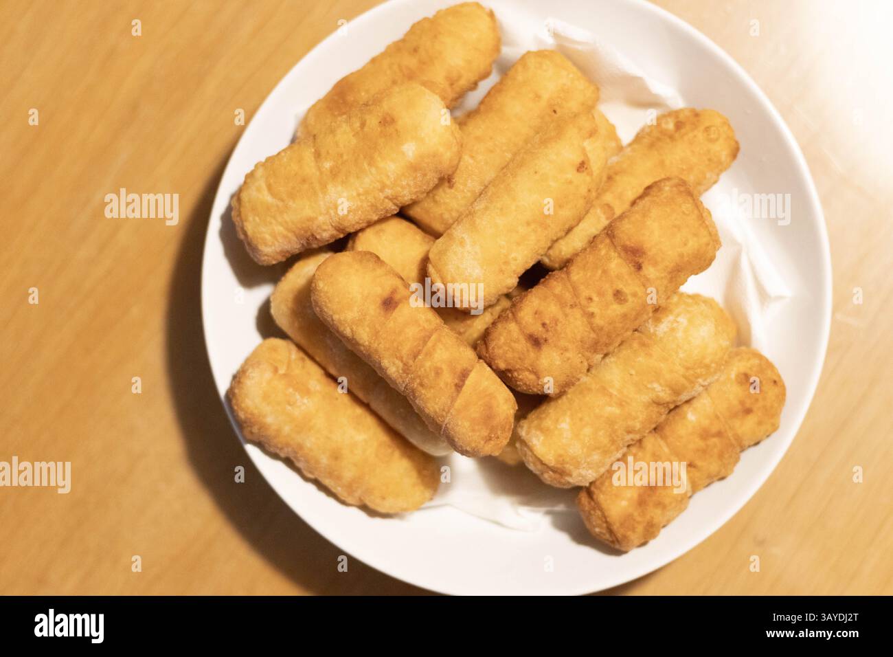 Doigts de fromage frits, tequenos farcis de fromage blanc. Photo de haute qualité Banque D'Images