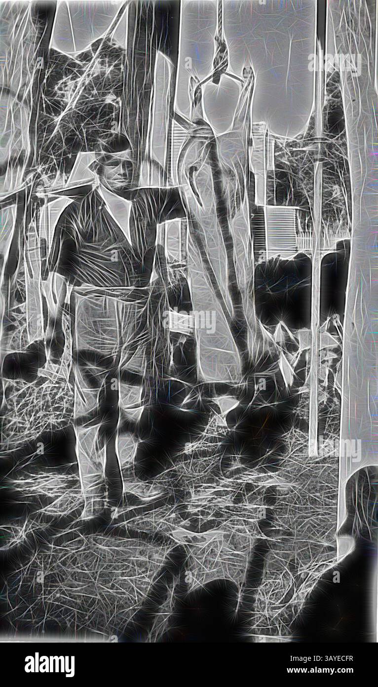 Une figure se tient à côté d'un grand objet suspendu au milieu d'un cadre rural, entouré de feuillage et de structures qui font allusion à un contexte agricole. La scène évoque un sentiment de travail et l'interaction entre l'humanité et la nature., négatif - accrocher une carcasse de porc pour massacrer, Wangaratta District, Victoria, vers 1930, Un homme avec un couteau qui semble être sur le point de commencer à massacrer une carcasse de porc qui est suspendue par les pattes arrière à côté de lui., Art classique avec une touche moderne réinventée par Artotop Banque D'Images