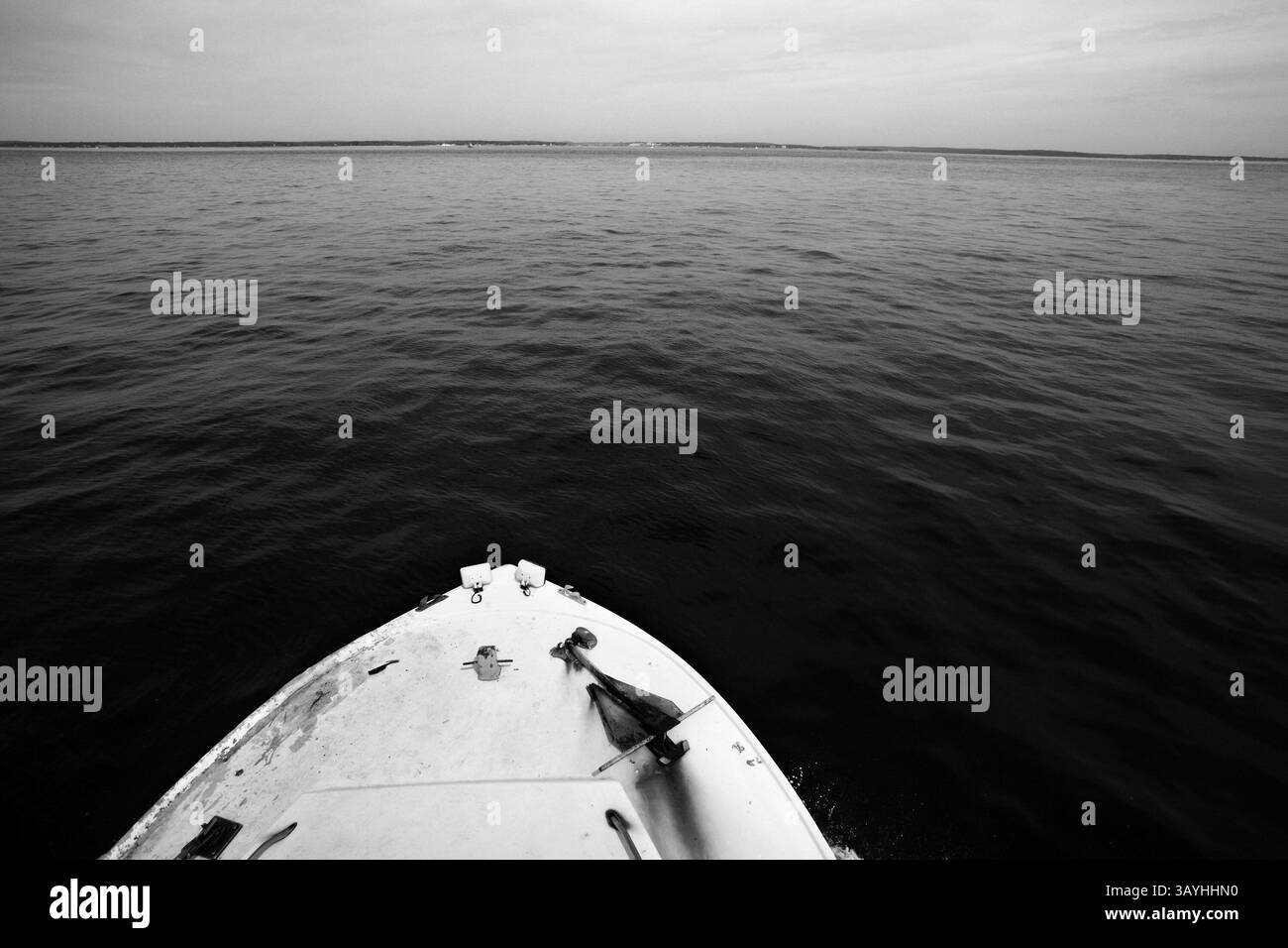 14 octobre 2008 - Groton (Connecticut), États-Unis - vue de long Island Sound, un plan d'eau situé entre long Island (NY) et le Connecticut. Les chercheurs affirment que le réchauffement climatique provoque des « zones mortes » dans les océans du monde entier, où la température de l'eau a tellement augmenté que la vie marine indigène diminue. Le long Island Sound est l'une des plus grandes « zones mortes » d'Amérique. (Crédit image : ©Adam Rountree/zReportage.com/zReportage.com/ZUMA) Banque D'Images