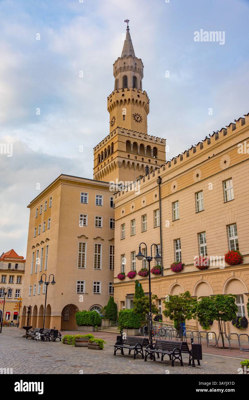 Vue panoramique de la mairie d'Opole, Pologne. IMAGE Banque D'Images
