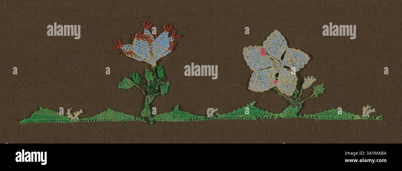Une broderie délicate avec deux fleurs stylisées entourées d'un feuillage vert luxuriant, chacune présentant des détails complexes et des couleurs vives sur un fond marron riche. Bordure, 1875/1900, Méditerranée orientale, probablement Chypre, région de la Méditerranée orientale, soie et crin de cheval, dentelle aiguille, 5,0 × 18,3 cm (2 × 7 1/4 po.) Art classique avec une touche moderne réinventé par Artotop Banque D'Images