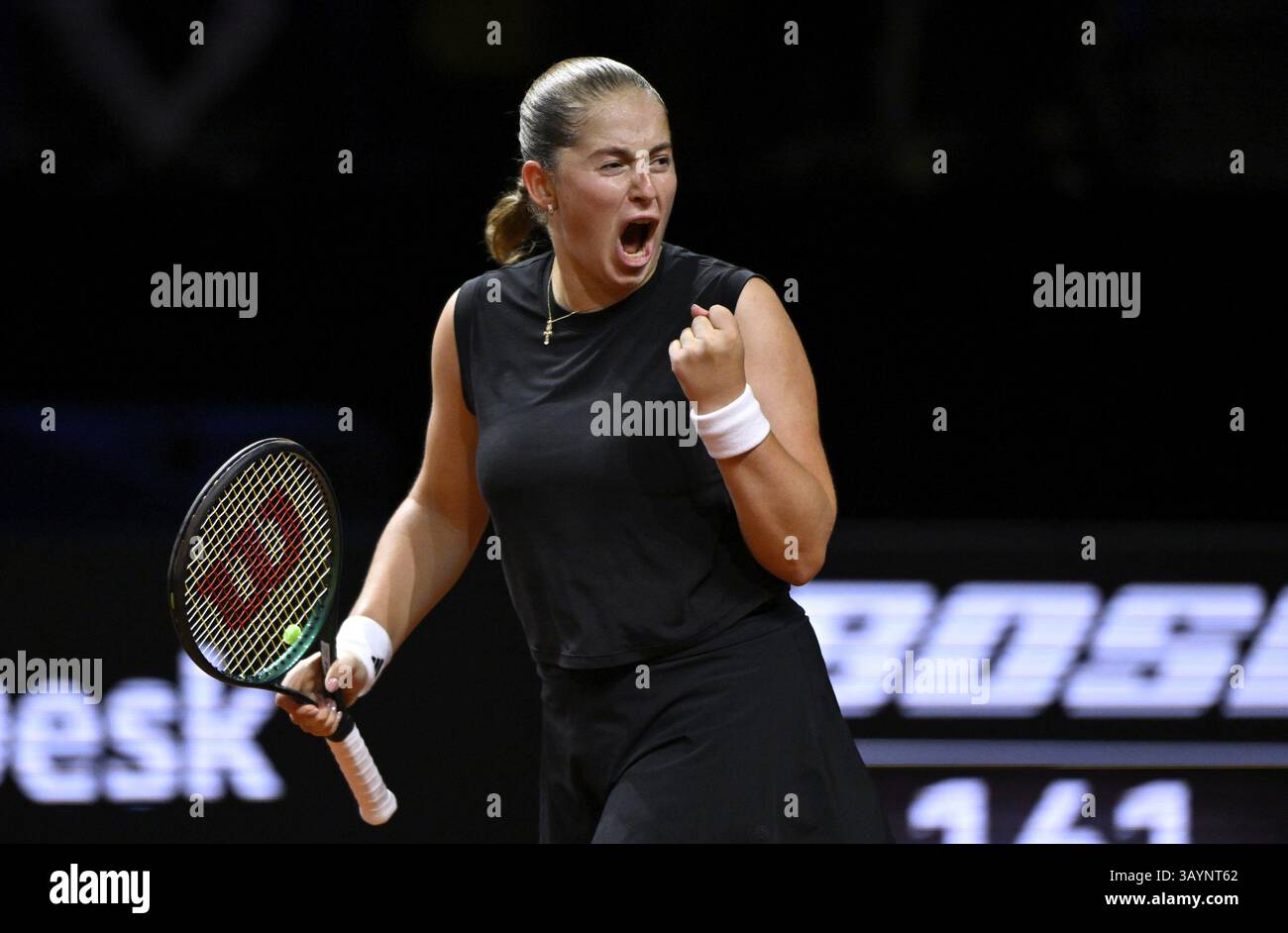 Jelena Ostapenko LAT Cheering Gesture Gesture Tennis femmes Porsche Cup, Grand Prix, GP, Stuttgart 2025, Porsche-Arena, Stuttgart, Bade-Wuertemberg, Banque D'Images