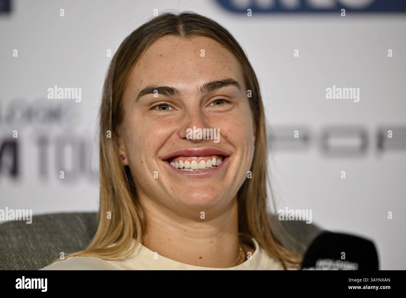 Aryna Sabalenka BLR, conférence de presse, PK, portrait, sourires, tennis Ladies Porsche Cup, Grand Prix, GP, Stuttgart 2025, Porsche Arena, Stuttgart, Bade Banque D'Images