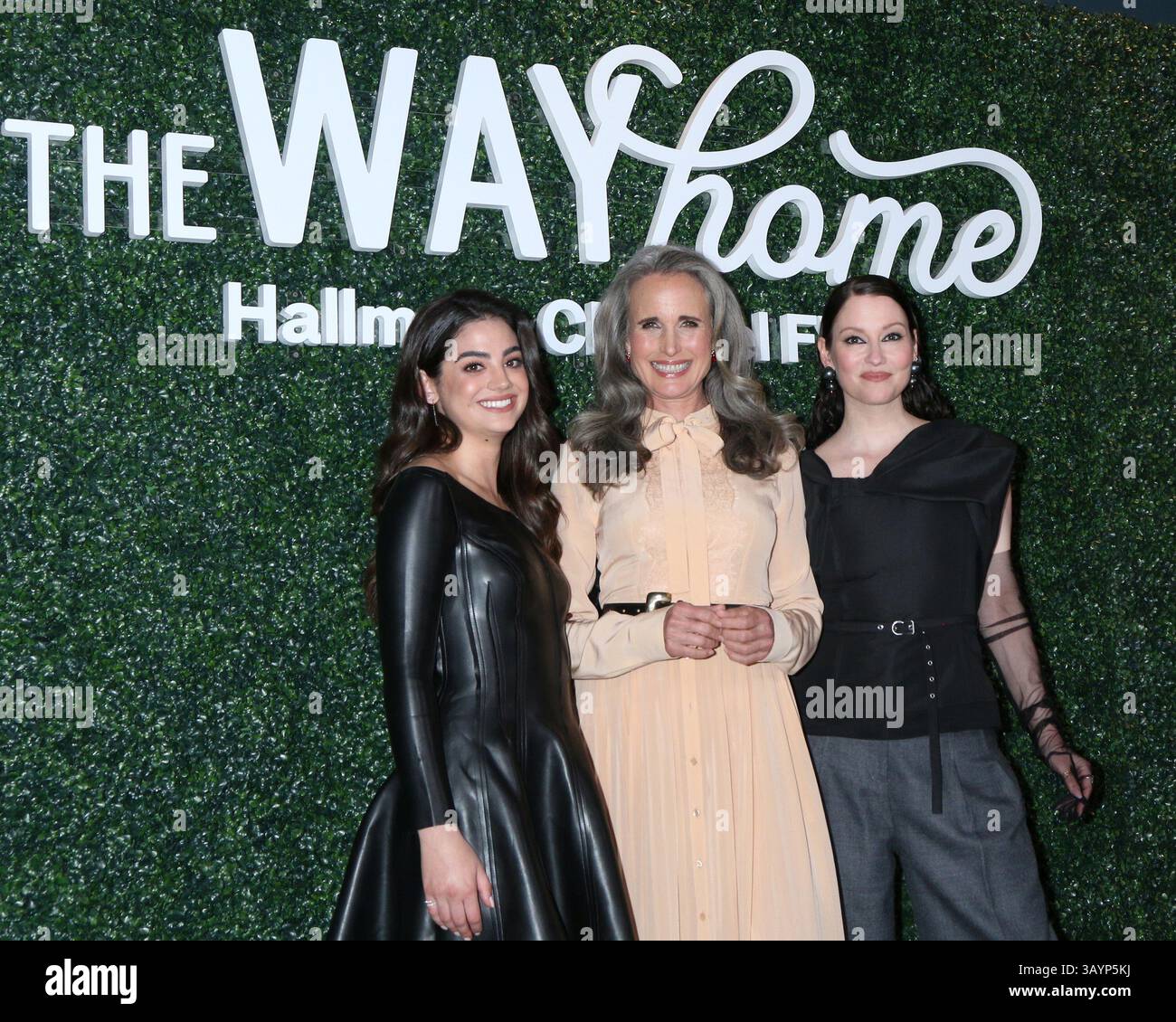 Los Angeles, États-Unis. 22 avril 2025. De gauche à droite, Sadie Laflamme-Snow, Andie MacDowell, Chyler Leigh lors de la projection de la saison 3 de la chaîne Hallmark 'The Way Home' et de l'événement Emmys FYC. Crédit : Kathy Hutchins / Alamy Live News Banque D'Images