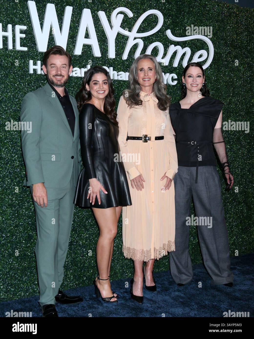 Los Angeles, États-Unis. 22 avril 2025. De gauche à droite, Evan Williams, Sadie Laflamme-Snow, Andie MacDowell, Chyler Leigh lors de la projection de la saison 3 de The Way Home de la chaîne Hallmark Channel et de l'événement Emmys FYC. Crédit : Kathy Hutchins / Alamy Live News Banque D'Images