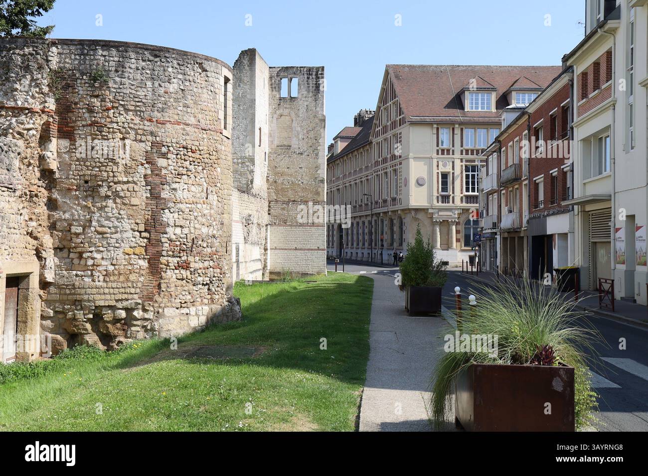 Anciennes fortifications, anciens remparts, ville de Beauvais, département de l'Oise, France Banque D'Images