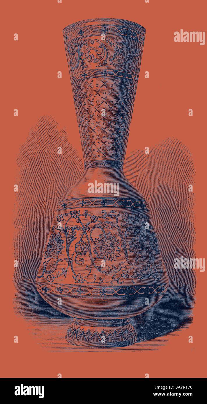 Un vase au design complexe avec des motifs floraux détaillés et des formes géométriques, mettant en valeur une silhouette de sablier unique avec une base plus large et un col étroit. Le savoir-faire met en valeur les détails ornés qui ajoutent à son attrait artistique. Vase en verre émaillé opaque (russe) 1868 Art classique avec une touche moderne réinventée par Artotop Banque D'Images