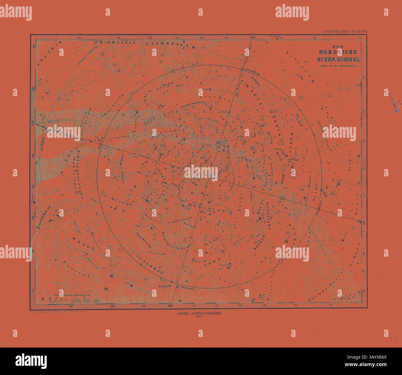 Une carte céleste avec une carte détaillée des étoiles de l'hémisphère nord, surlignée sur un fond orange vif. La carte comprend diverses constellations, étoiles et leurs noms correspondants, donnant un aperçu du ciel nocturne. Étoile du Nord Skygotha Justus Perthes 1872 Atlas. Perthes Johan Georg Justus 1749 1816 Editeur allemand est né à Rudolstadt en 1749. En 1785, il a fondé à Gotha l'entreprise qui porte son nom Justus Perthes. En cela, il a été rejoint en 1814 par son fils Wilhelm 1793 1853. Il a jeté les bases de la branche géographique de l'entreprise pour laquelle elle est Banque D'Images