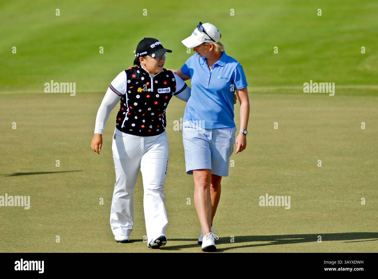 Novembre 23,2008 Ji-Yai Shin 1er et Karrie Web 2e au Championnat LPGA ADT au Trump International Golf Club à West Palm Beach, FL. (Crédit image : © Lou Novick/Cal Sport Media) Banque D'Images