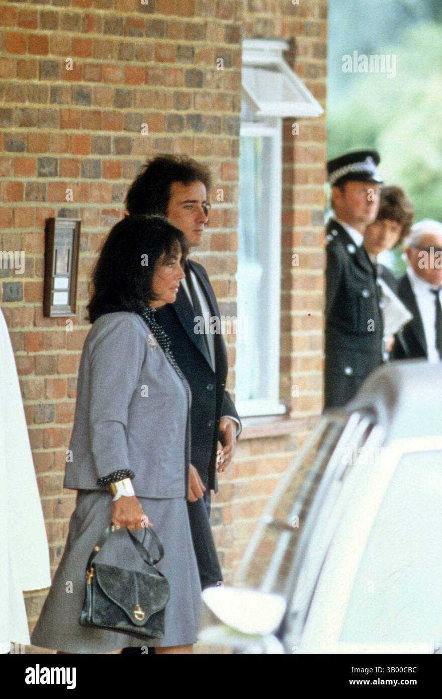 05 MARS 2008 - ELIZABETH TAYLOR AUX FUNÉRAILLES DE MICHAEL WILDING 07-1979. (Crédit image : © Globe photos/ZUMApress.com) Banque D'Images