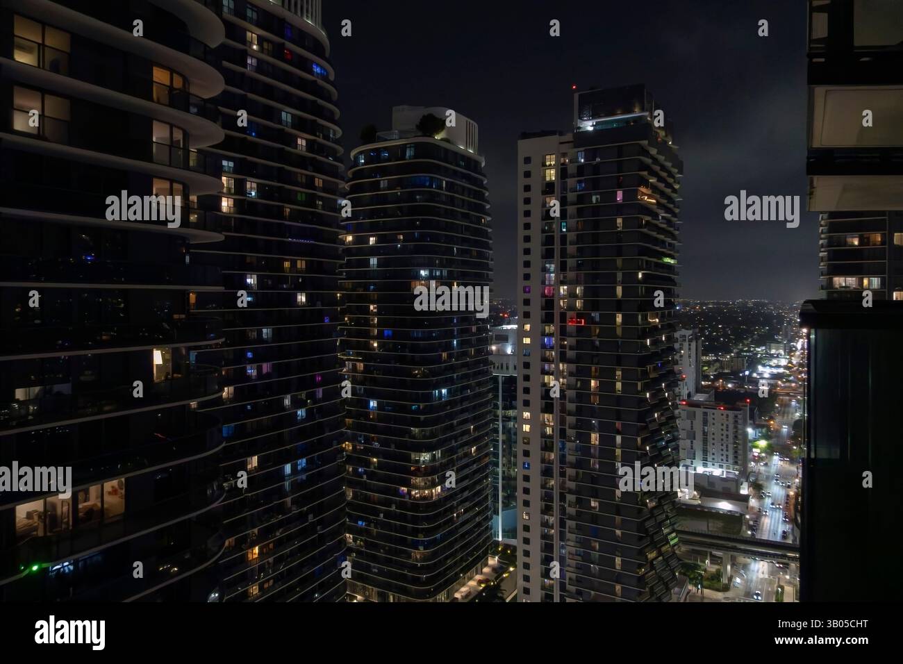Paysage urbain la nuit de haut en haut Banque D'Images