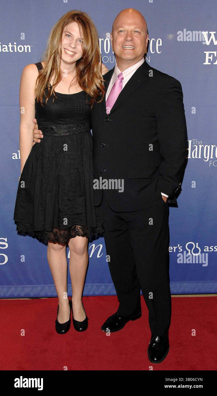 7 MARS 2007 - HOLLYWOOD, CALIFORNIE, ETATS-UNIS - K51994DL.15E BÉNÉFICE ANNUEL D'ALZHEMER UNE NUIT AU SARDI'S,. HÔTEL BEVERLY HILTON, BEVERLY HILLS VERS 3-7-07. - 2007.IMAGE : MICHAEL CHIKLIS,AUTUMN CHIKLIS(crédit image : © Dave Longendyke/Globe photos/ZUMAPRESS.com) Banque D'Images