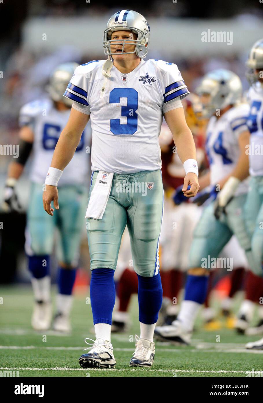 19 décembre 2010 : le quarterback des Dallas Cowboys Jon Kitna #3 lors d'un match de football NFL entre les Dallas Cowboys et les Washington Redskins au Cowboys Stadium d'Arlington, TX Dallas a battu Washington 33-30(crédit image : © Albert Pena/Cal Sport Media/ZUMAPRESS.com) Banque D'Images