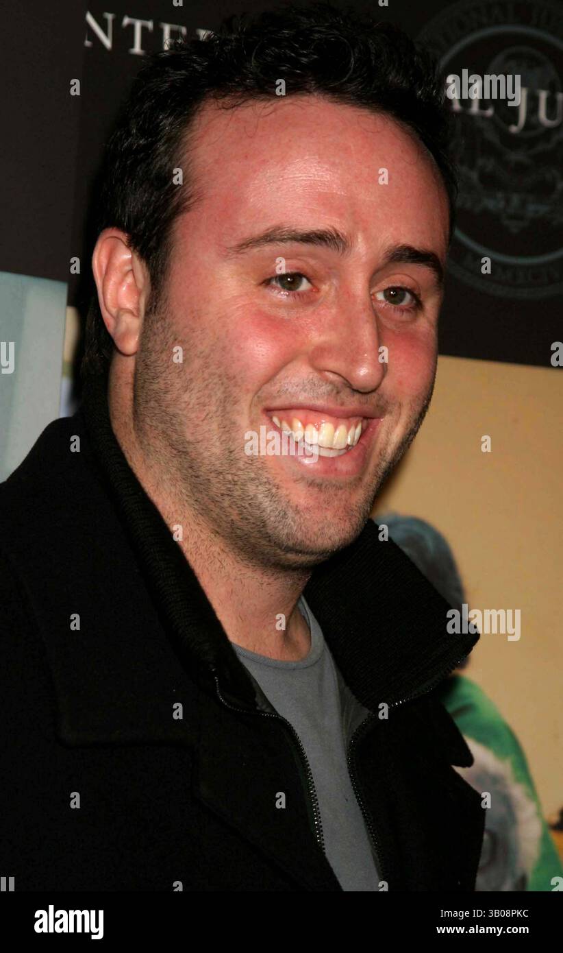 7 FÉVRIER 2005 - NEW YORK, NEW YORK, ÉTATS-UNIS - ADAM MESH (AVERAGE JOE) AU MODÈLE CITIZEN FASHION BOWL BÉNÉFICE POUR LES VICTIMES DU TSUNAMI AU BOWLING DE LOISIRS À NEW YORK NEW YORK LE 02-05-2005. / 2005..K41463HMC(crédit image : © Henry McGee/Globe photos/ZUMAPRESS.com) Banque D'Images