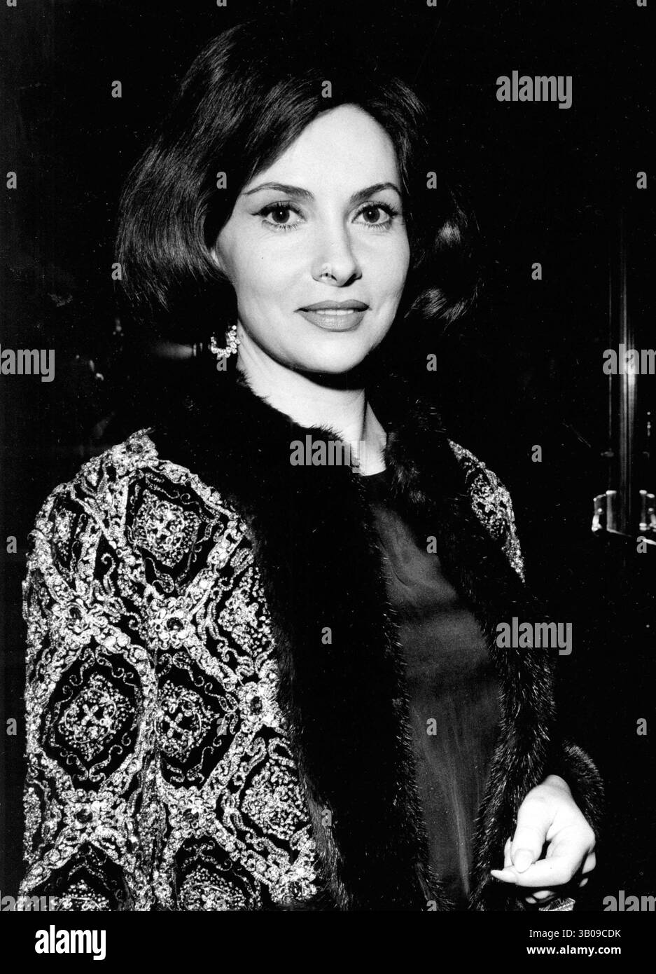 20 décembre 2010 - GINA LOLLOBRIGIDA. Création de ''The servant'' au Warner Theatre, Londres 11-14-1963. Photos, inc (Crédit image : © Globe photos/ZUMAPRESS.com) Banque D'Images