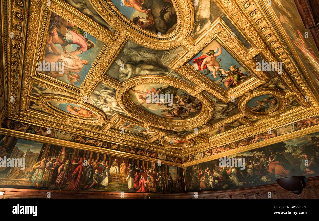 Le majestueux Hall central du Palais des Doges à Venise Banque D'Images