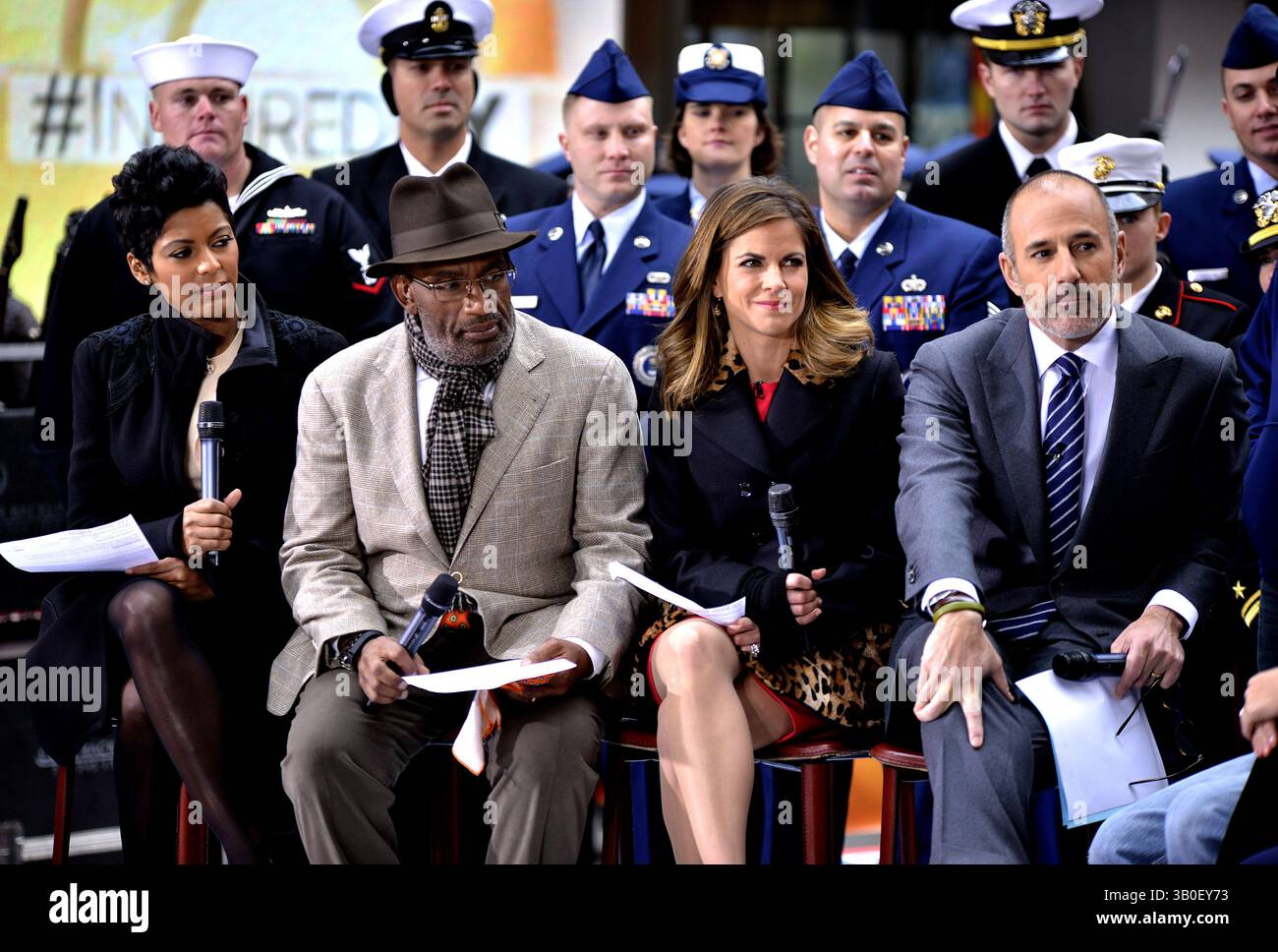 Tamryn Hall, Al Roker, Savannah Guthrie et Matt Lauer au spectacle « Today » de NBC au Rockefeller Plaza à New York - 11 novembre 2013 Banque D'Images