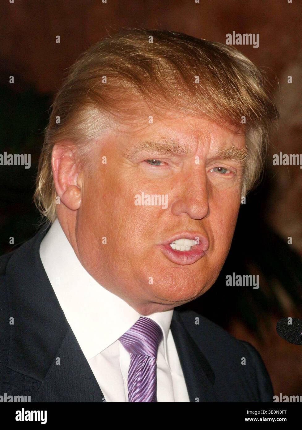 20 septembre 2006 - New York, New York, États-Unis - LE MAGAZINE TRUMP CÉLÈBRE ''LE PUBLIC'' AVEC DONALD ET IVANKA TRUMP. TRUMP TOWER LOWER LEVEL ATRIUM-NYC- 09/20/06.DONALD TRUMP. - - 2006..I11164JZ(crédit image : © John Zissel/Globe photos/ZUMAPRESS.com) Banque D'Images