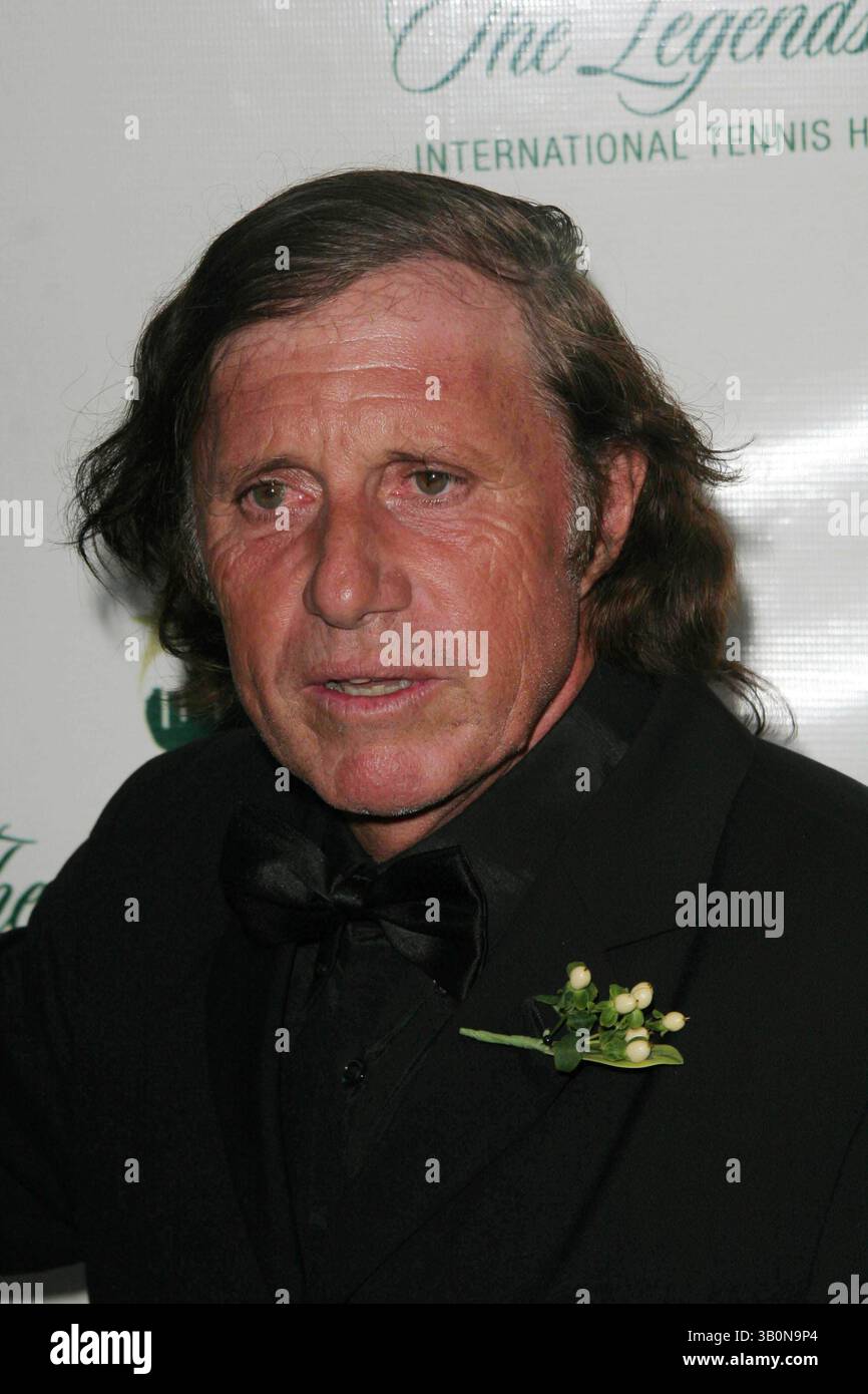7 septembre 2007 - New York, New York, États-Unis - LE HALL OF FAME INTERNATIONAL DU TENNIS ''THE LEGEND'S BALL'' AU CIPRIANI 42ND STREET-NEW YORK New York 09-07-2007 GUILLERMO VILAS. - - 2007.I12232JZ(crédit image : © John Zissel/Globe photos/ZUMAPRESS.com) Banque D'Images