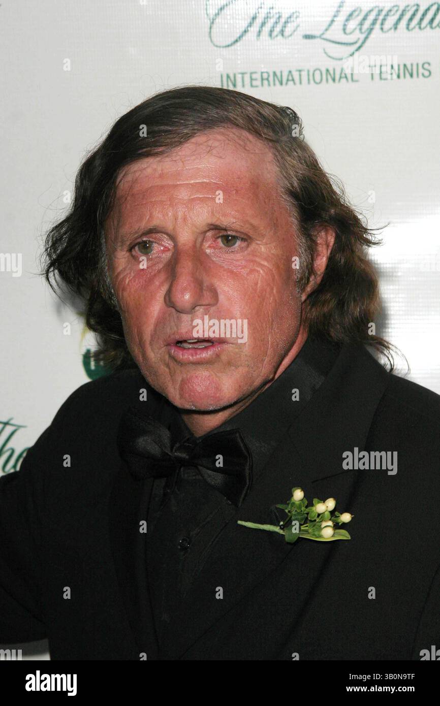 7 septembre 2007 - New York, New York, États-Unis - LE HALL OF FAME INTERNATIONAL DU TENNIS ''THE LEGEND'S BALL'' AU CIPRIANI 42ND STREET-NEW YORK New York 09-07-2007 GUILLERMO VILAS. - - 2007.I12232JZ(crédit image : © John Zissel/Globe photos/ZUMAPRESS.com) Banque D'Images