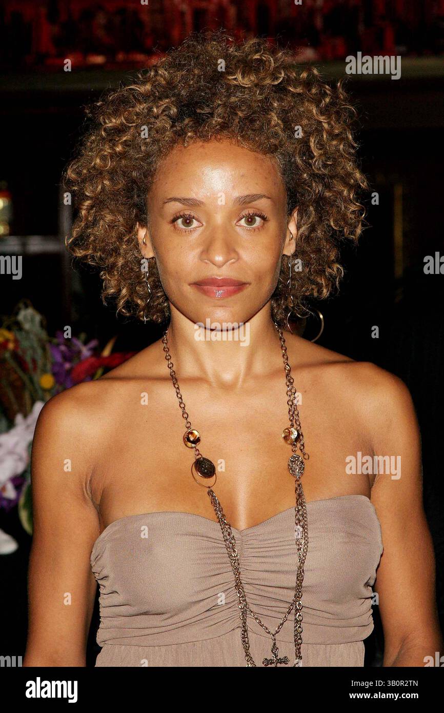 20 septembre 2006 - New York, New York, États-Unis - LE MAGAZINE TRUMP CÉLÈBRE ''LE PUBLIC'' AVEC DONALD ET IVANKA TRUMP. TRUMP TOWER LOWER LEVEL ATRIUM-NYC- 20/09/06.STACIE JONES. - - 2006..I11164JZ(crédit image : © John Zissel/Globe photos/ZUMAPRESS.com) Banque D'Images