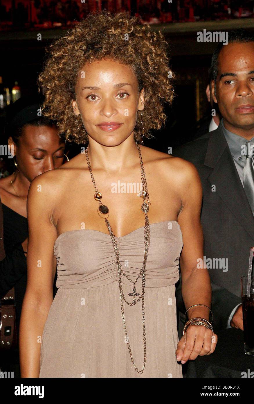 20 septembre 2006 - New York, New York, États-Unis - LE MAGAZINE TRUMP CÉLÈBRE ''LE PUBLIC'' AVEC DONALD ET IVANKA TRUMP. TRUMP TOWER LOWER LEVEL ATRIUM-NYC- 20/09/06.STACIE JONES. - - 2006..I11164JZ(crédit image : © John Zissel/Globe photos/ZUMAPRESS.com) Banque D'Images