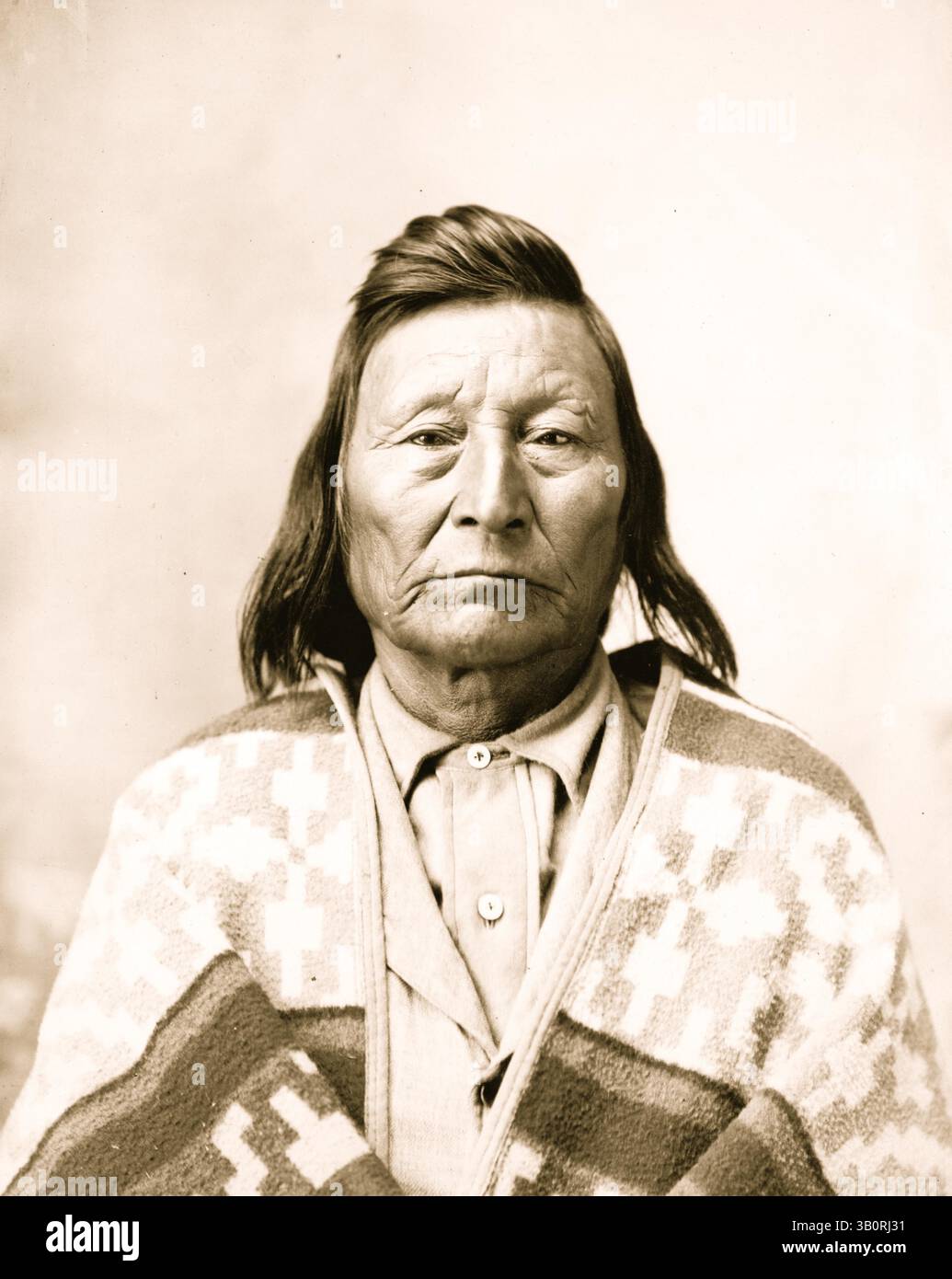 6 juin 1899 - Alaska, États-Unis - Portrait d'un aîné indien nez percé. (Crédit image : © BuyEnlarge/ZUMAPRESS.com) Banque D'Images