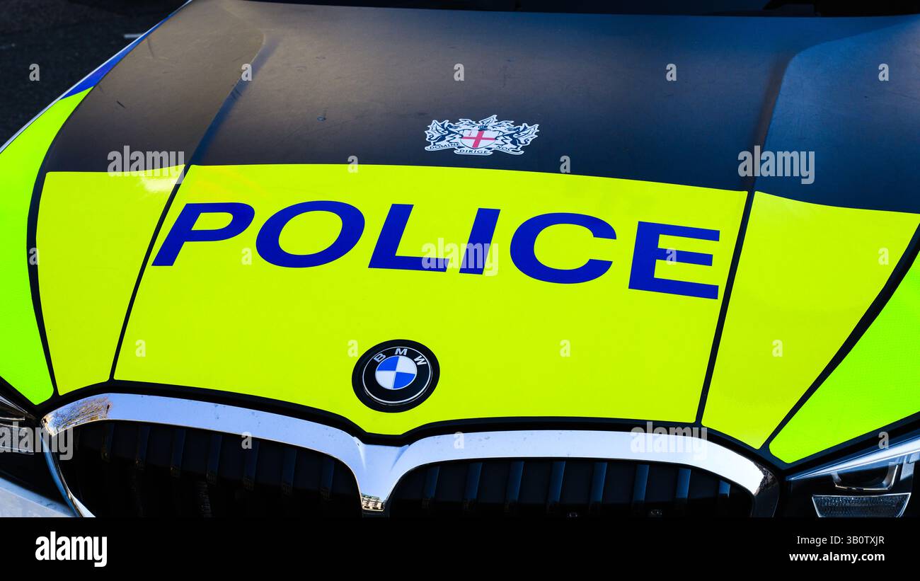 Londres, Royaume-Uni - 3 avril 2025 ; gros plan de la voiture de police City of London avec badge BMW Banque D'Images