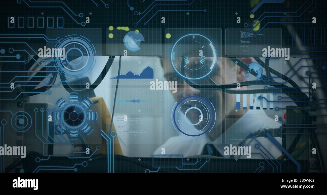 Image du traitement des données au-dessus d'un homme caucasien inspectant la salle des serveurs Banque D'Images