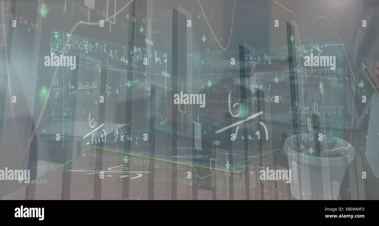 Image de formules mathématiques sur ordinateur portable sur le bureau Banque D'Images