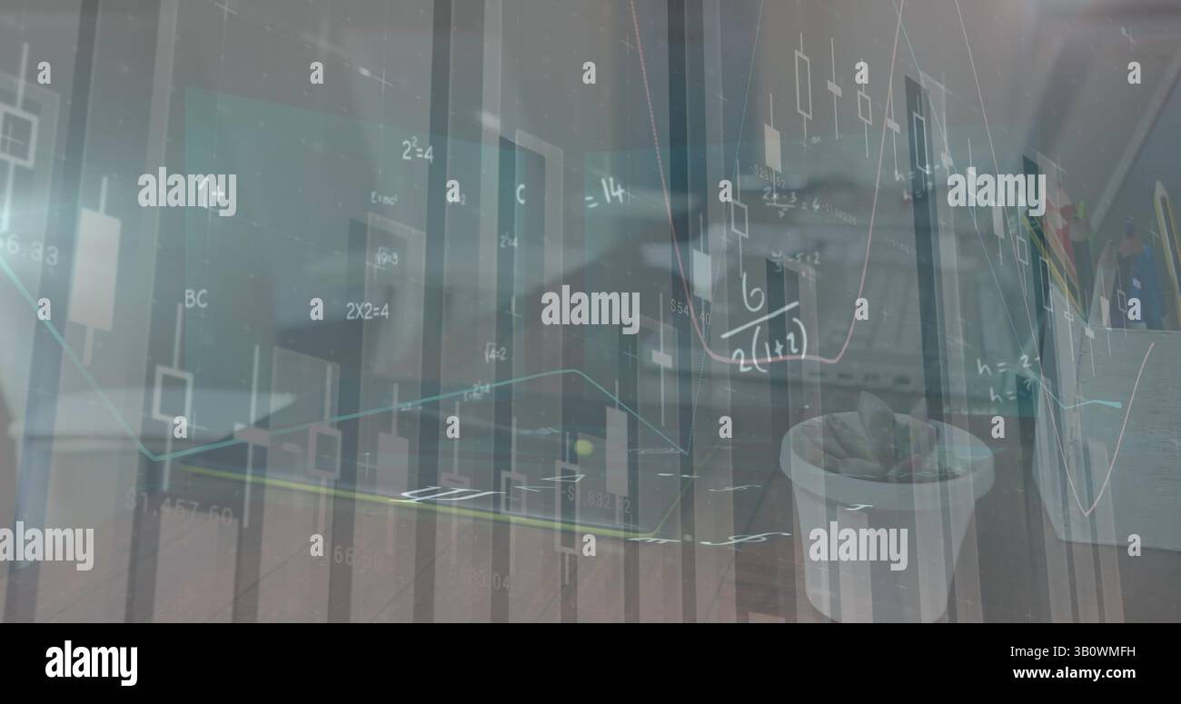 Image de formules mathématiques sur ordinateur portable sur le bureau Banque D'Images