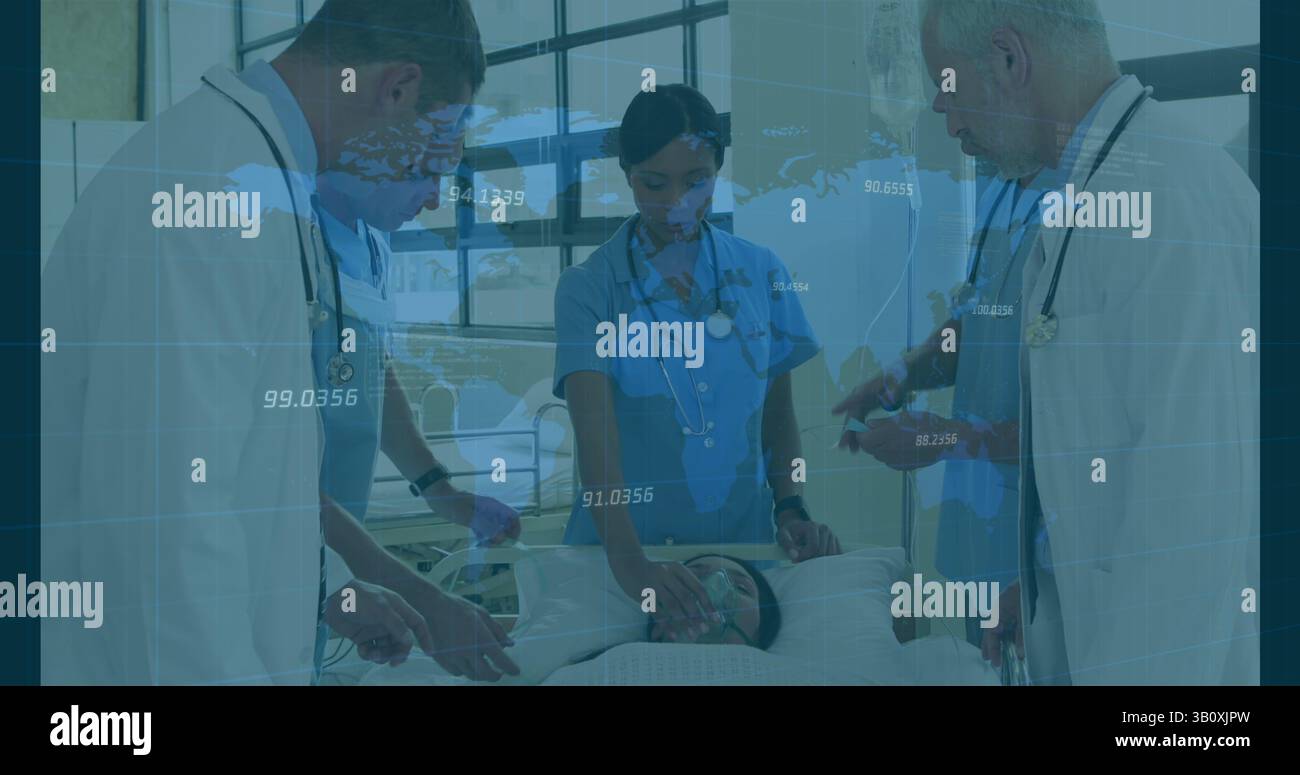 Image du traitement des données sur un groupe diversifié de médecins avec patient Banque D'Images