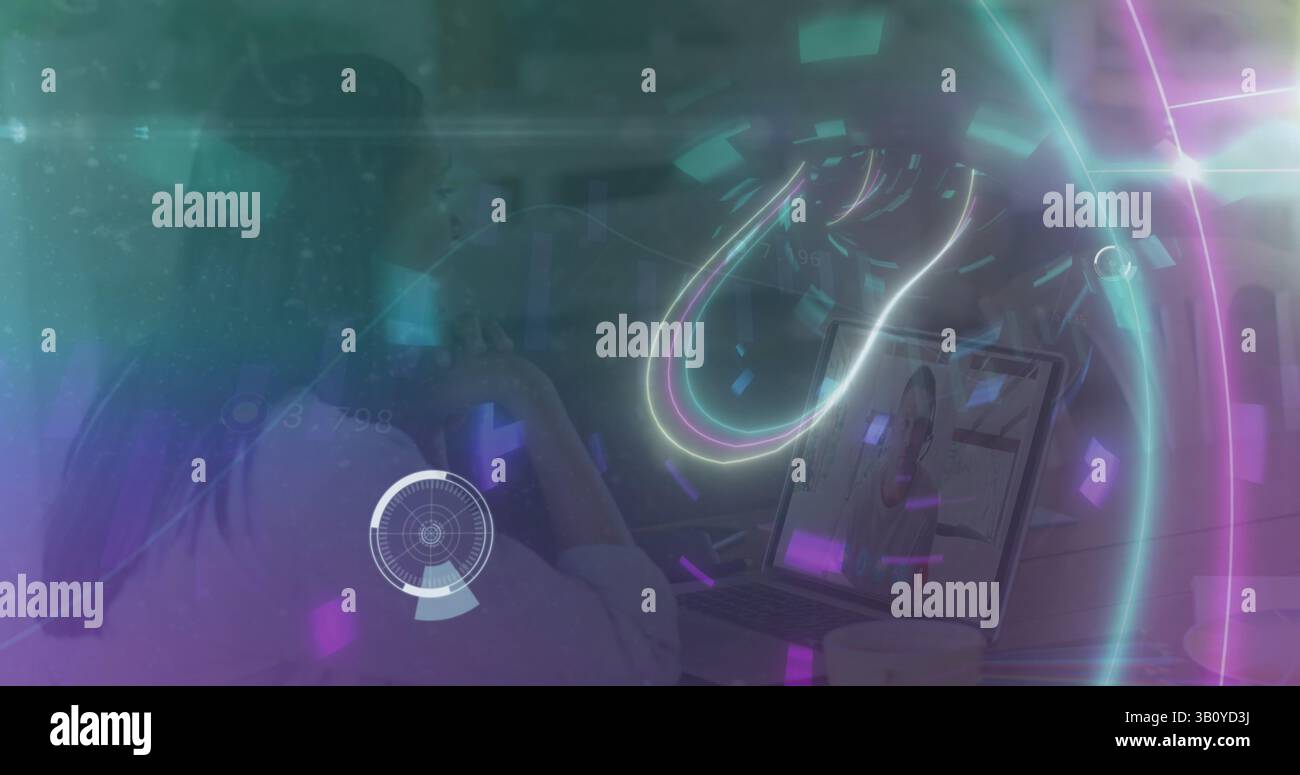 Image du réseau de connexions et tunnel sur une femme caucasienne utilisant un ordinateur portable Banque D'Images