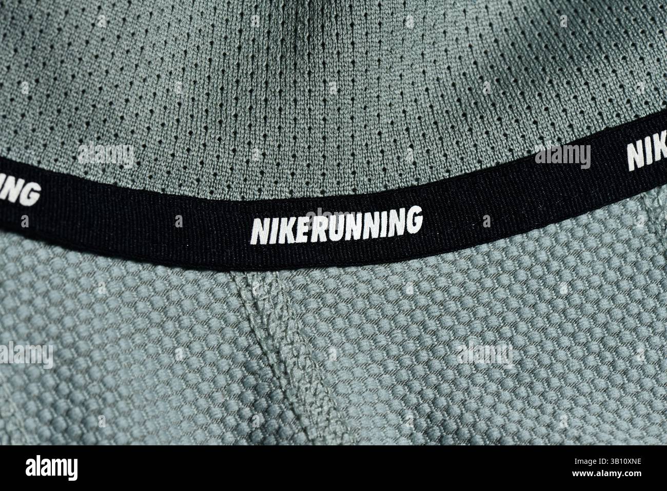 Étiquette Nike Running sur le vêtement de sport Nike DRY-FIT Banque D'Images