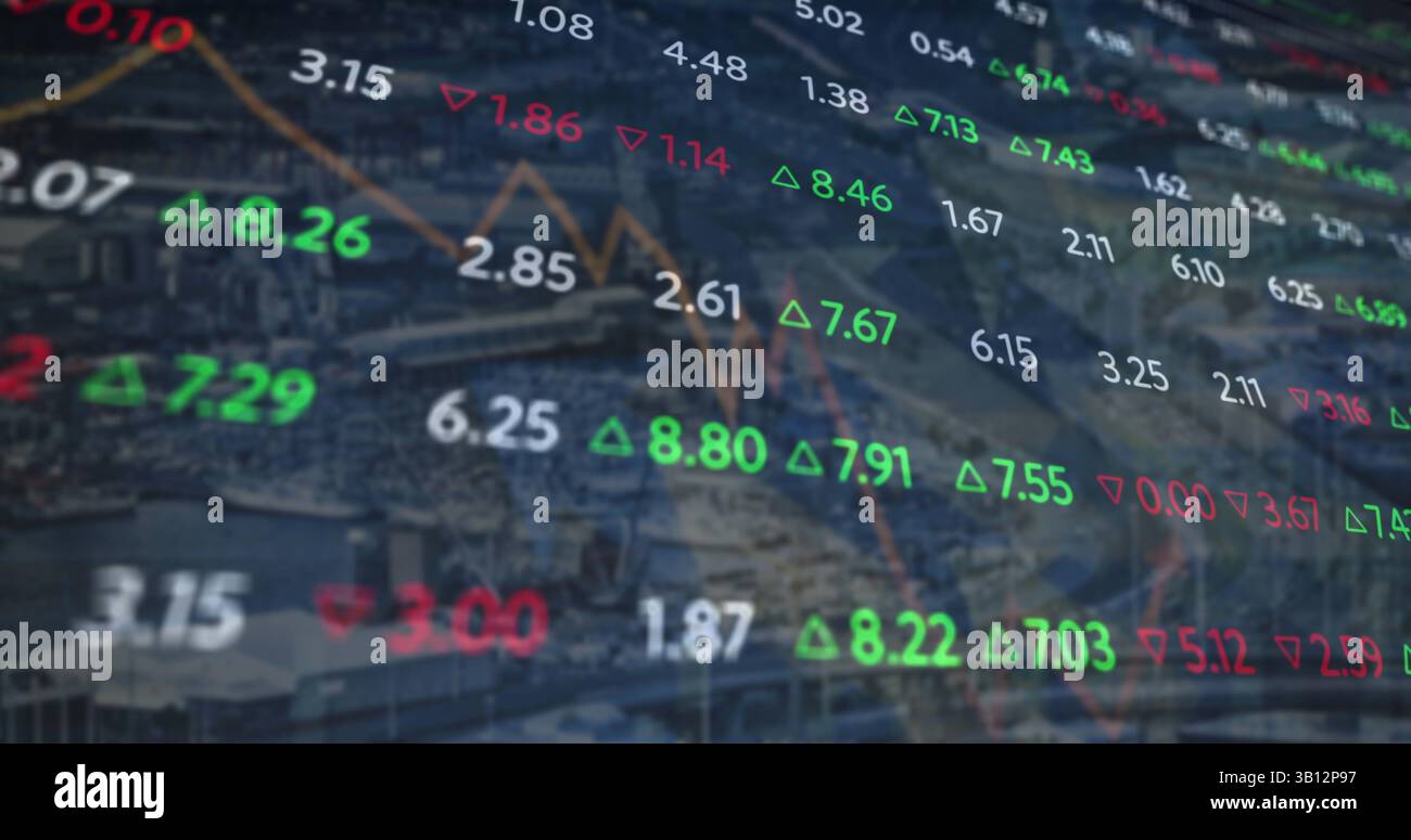 Image composite du traitement des données boursières par rapport au paysage urbain en arrière-plan Banque D'Images