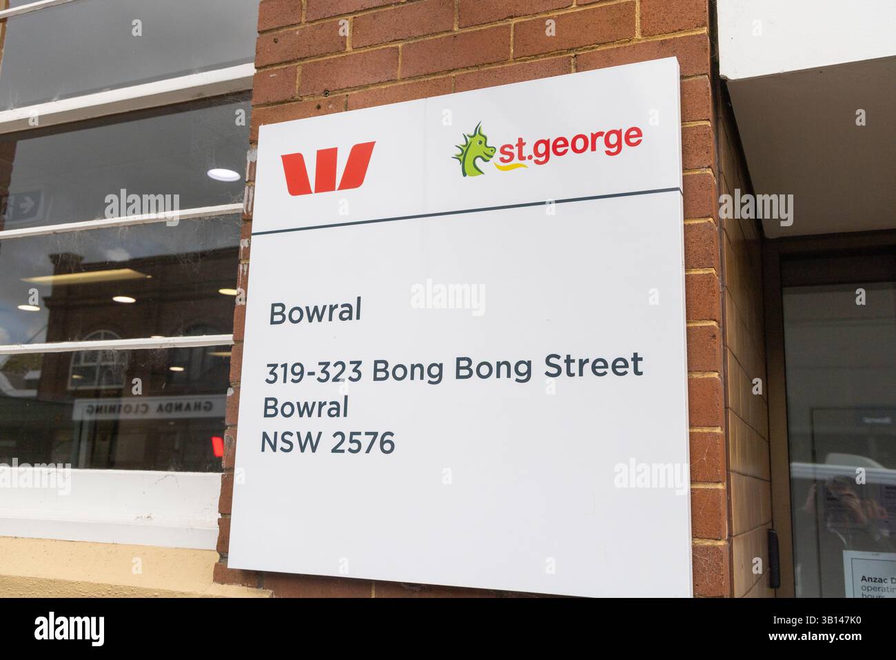 Westpac et St George Bank dans le centre-ville de Bowral, Nouvelle-Galles du Sud, Australie Banque D'Images