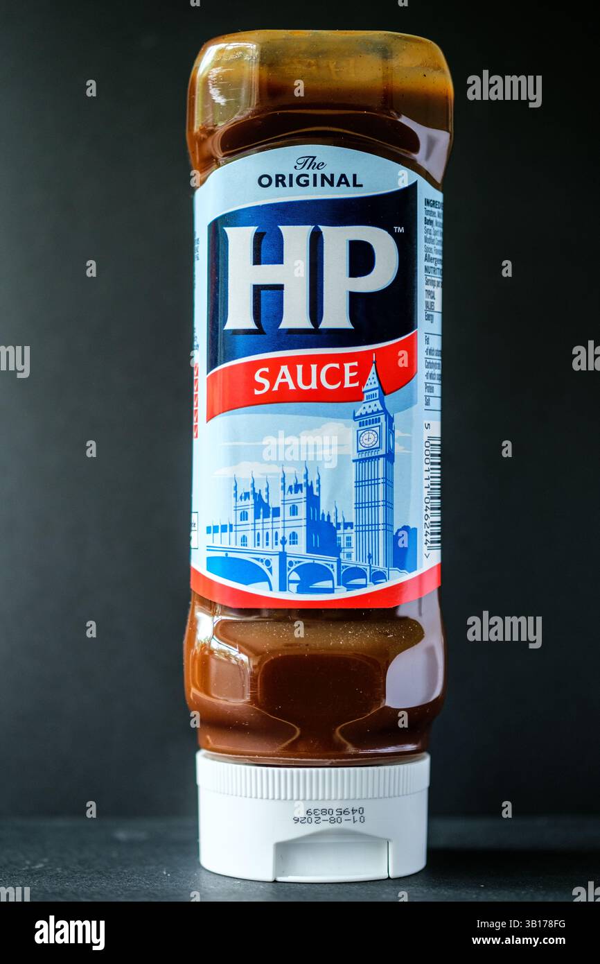 Londres Royaume-Uni, avril 25 2025, bouteille de sauce brune HP originale Banque D'Images