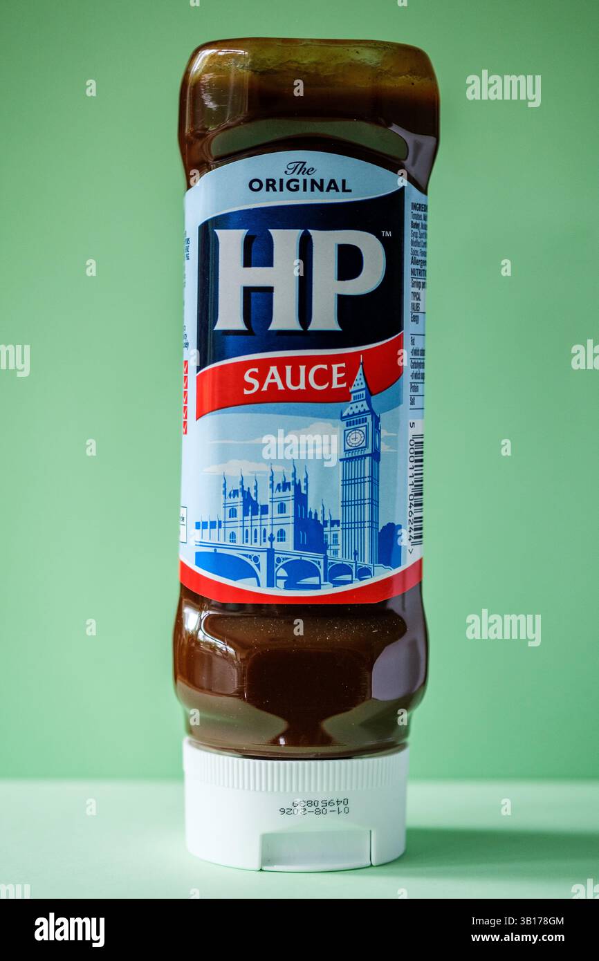 Londres Royaume-Uni, avril 25 2025, bouteille de sauce brune HP originale Banque D'Images